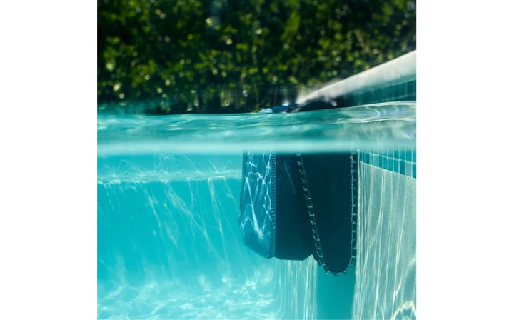 Dolphin Eon 100 Cordless Robotic Pool Cleaner - view 2