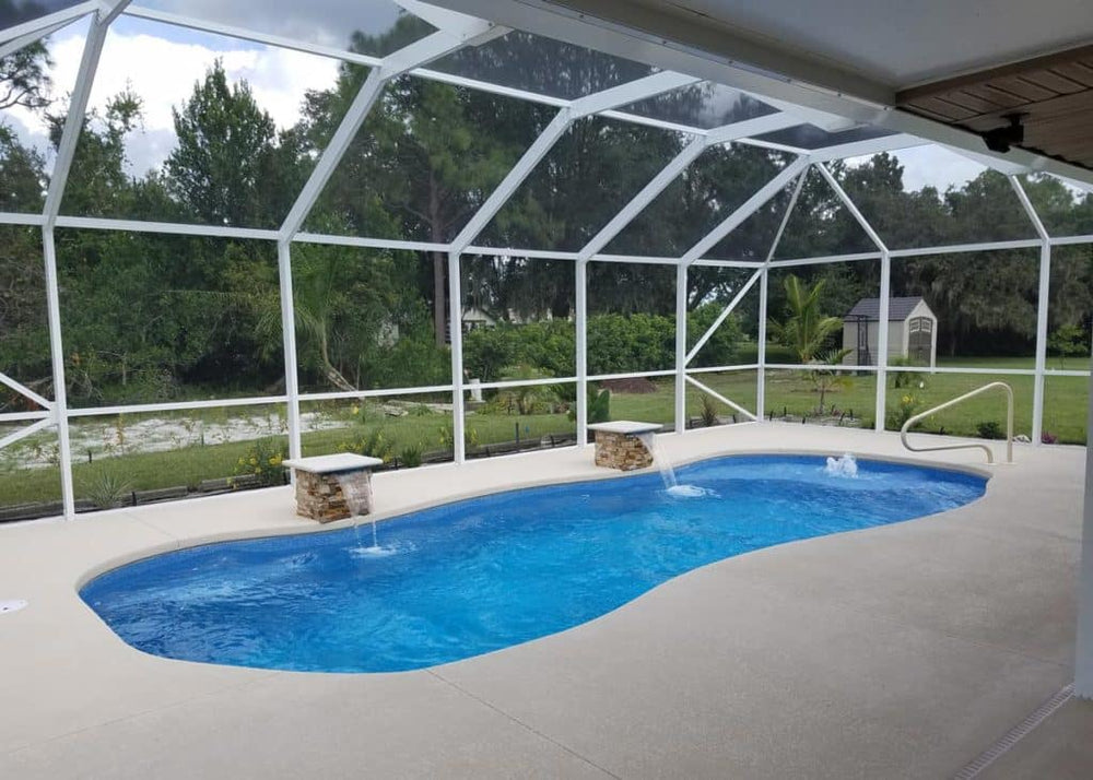 Vista Isle Latham fiberglass pool